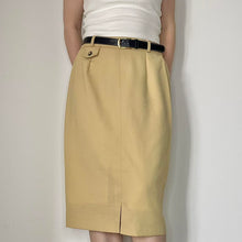 Cargar imagen en el visor de la galería, Vintage butter yellow skirt - UK 8/10
