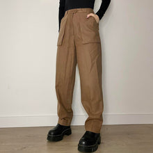 Load image into Gallery viewer, Brown cargo pants - UK 8
