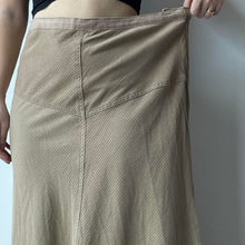 Load image into Gallery viewer, Corduroy maxi skirt - UK 14
