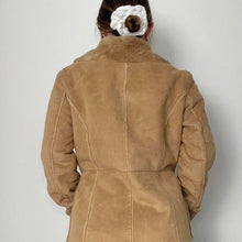 Cargar imagen en el visor de la galería, Y2K faux suede coat - SMALL

