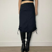 Load image into Gallery viewer, Y2K black cargo skirt - UK 8

