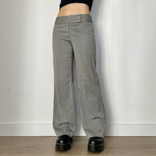 Load image into Gallery viewer, Petite Y2K flared trousers - UK 8
