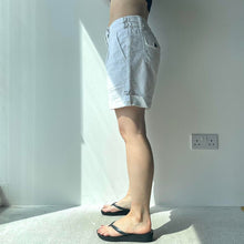 Cargar imagen en el visor de la galería, White linen shorts - UK 10
