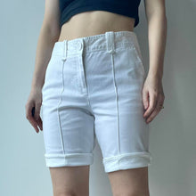 将图片加载到图库查看器，White cotton shorts - UK 12
