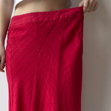 Load image into Gallery viewer, Red linen maxi skirt - UK 14/16
