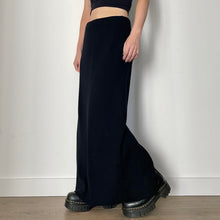 Cargar imagen en el visor de la galería, Vintage black maxi skirt - UK 12
