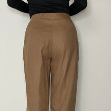 Load image into Gallery viewer, Brown cargo pants - UK 8

