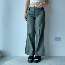Load image into Gallery viewer, Khaki linen trousers - UK 8

