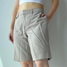 Load image into Gallery viewer, Chic cargo shorts - UK 12
