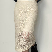 Load image into Gallery viewer, Petite lace skirt - UK 8
