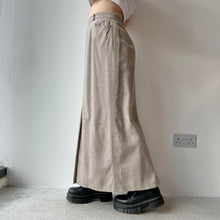 Load image into Gallery viewer, 90s cream maxi skirt - UK 10/12
