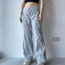 Load image into Gallery viewer, Petite cargo pants - UK 14
