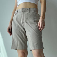 Load image into Gallery viewer, Chic cargo shorts - UK 12
