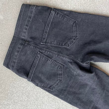 Cargar imagen en el visor de la galería, Black petite flared jeans - UK 4/6
